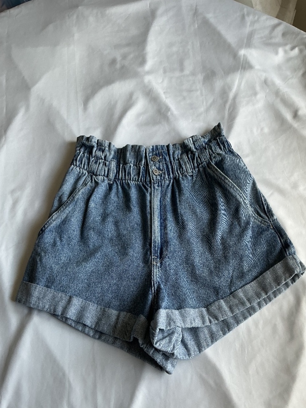 Hollister Ultra High Rise 90s Mom Short